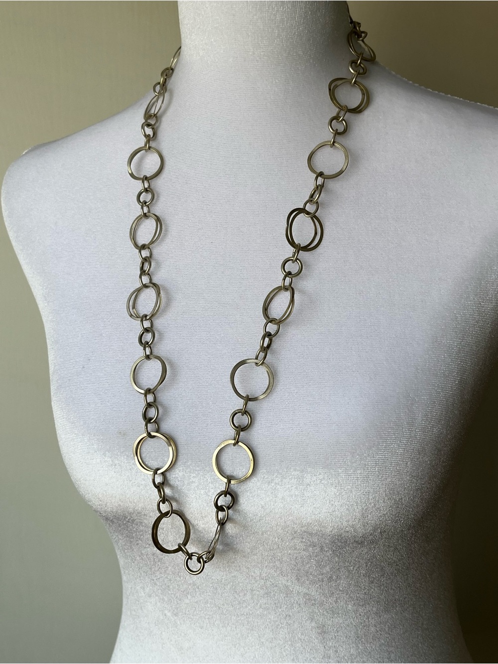 Premier Designs Silver Double Circles Necklace 30”